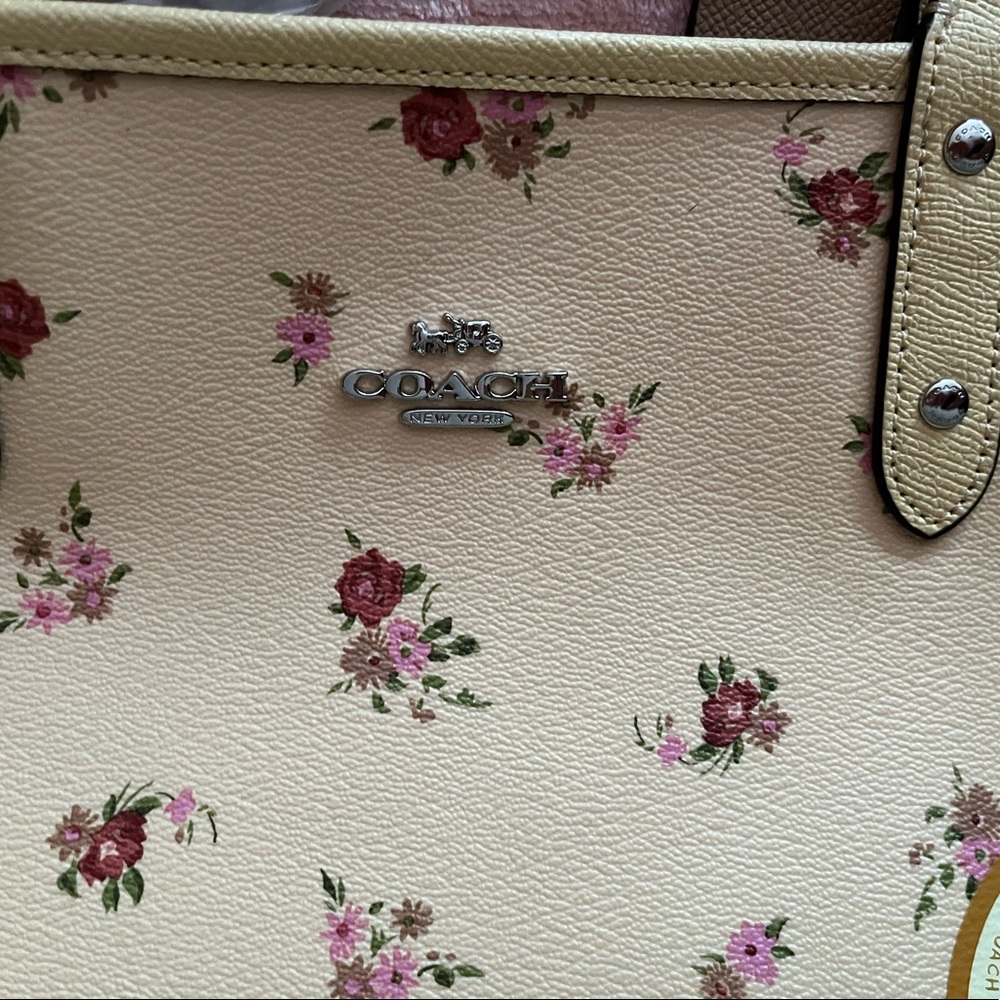 NWT! Coach HTFDisney Mickey Mouse floral 4 piece tote set. Firm!!! - Picture 9 of 16